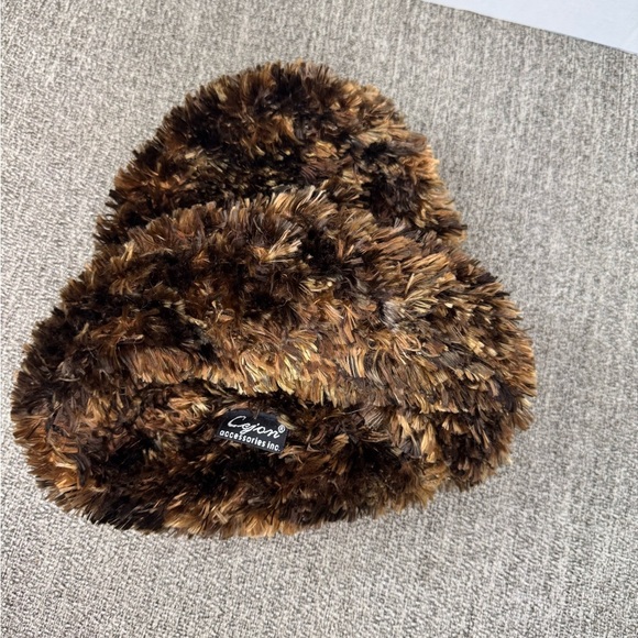 Box with Clothes Different Brands Like Who What Wear, Fashion Nova. - Picture 5 of 13